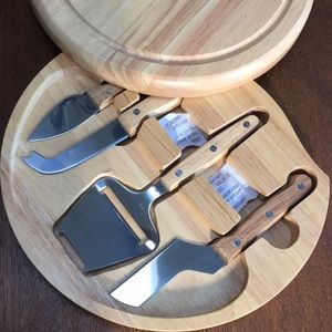 New/never used 10” round cheeseboard swings open to store 4 tools
